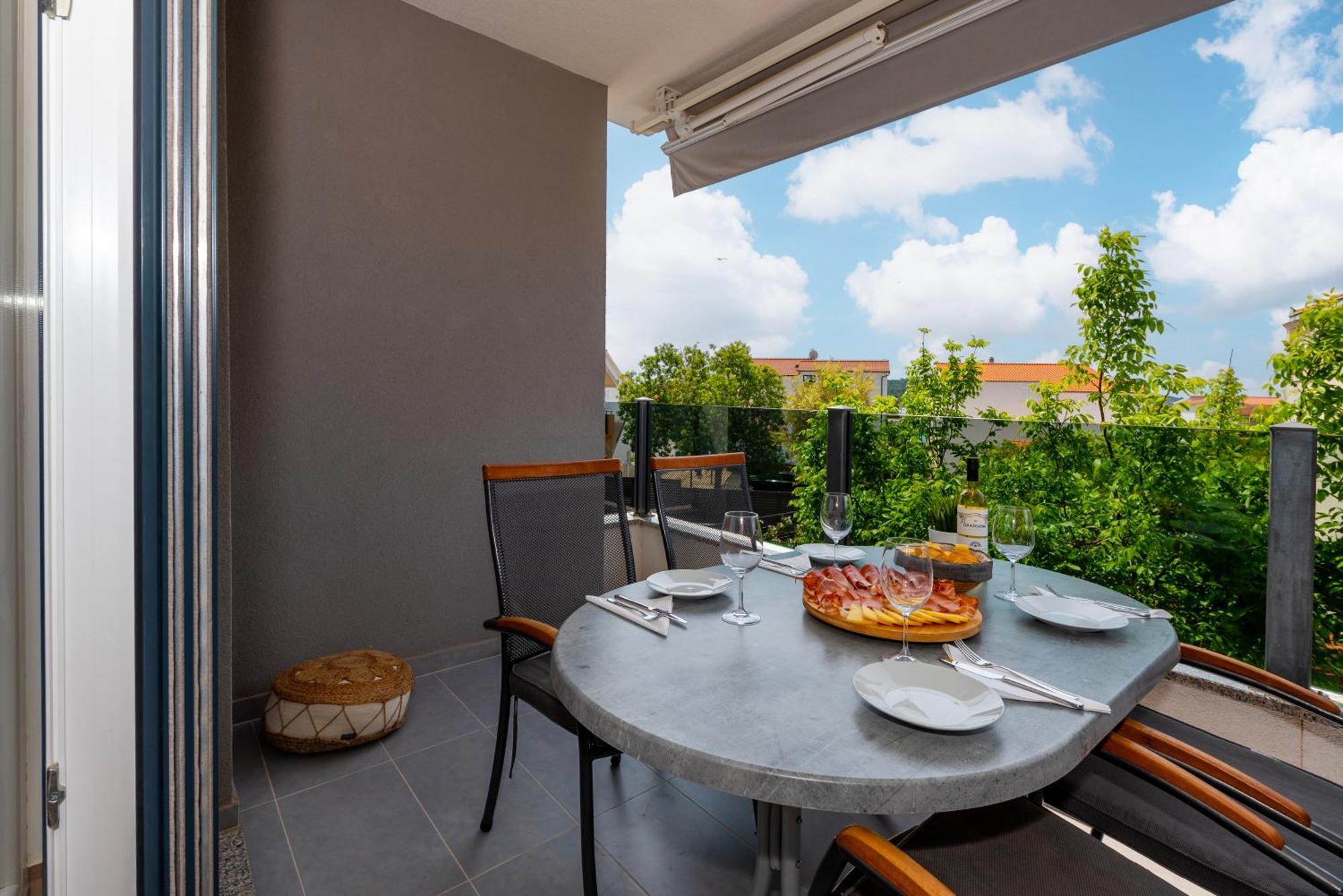 First Choice Apartment Rogoznica روغوزنيكا المظهر الخارجي الصورة